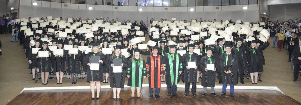 FCE-UNA entrega 257 nuevos profesionales de Contaduría Pública a la sociedad