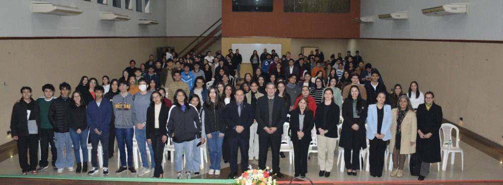 Clase magistral sobre Cuentas Nacionales de Transferencias en la FCE-UNA
