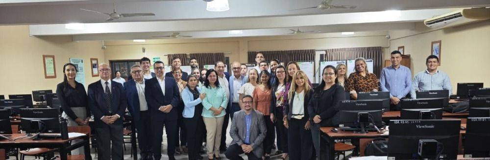 Inicio del semestre 2026 del turno noche de Contaduría Pública con reunión académica en la FCE-UNA