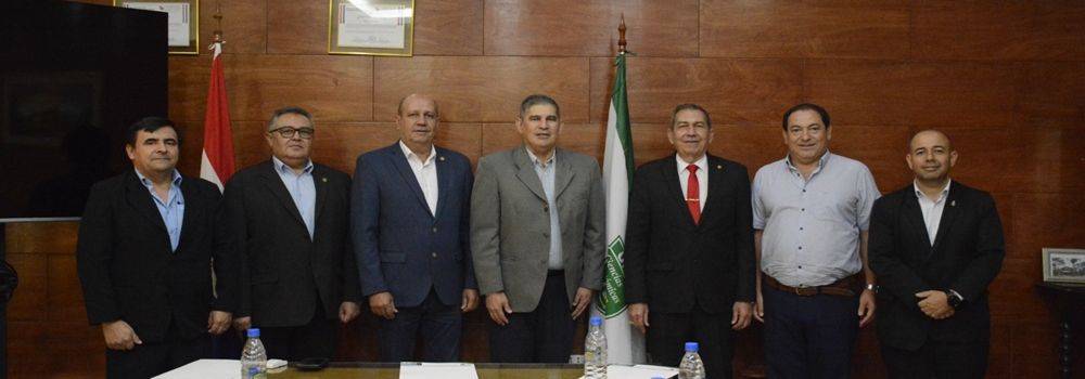 Visita institucional en la FCE-UNA