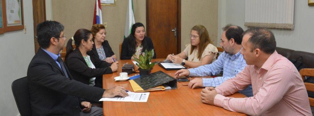 Reunión de docentes de Administración, Economía y Contabilidad da inicio al semestre impar en la FCE-UNA