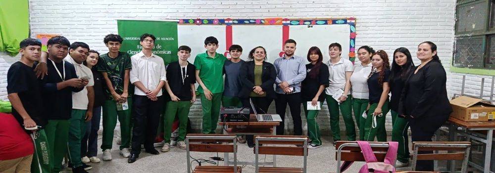 Estudiantes del turno noche del Colegio Nacional Chaco Paraguayo conocieron las oportunidades académicas de la FCE-UNA