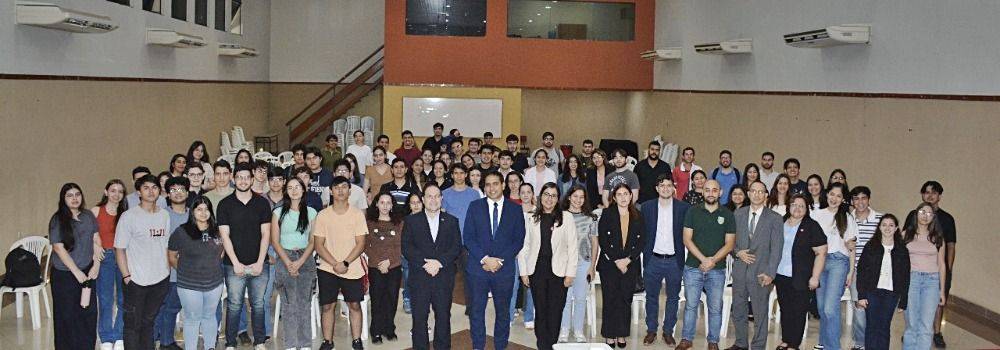 Disertación sobre el “Proceso de construcción del Plan Nacional de Desarrollo Paraguay 2050”