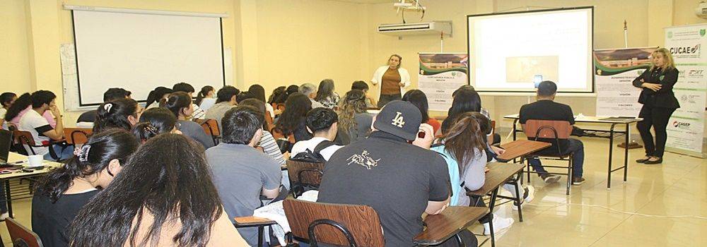 Gran participación en charla informativa sobre extensión universitaria en la FCE-UNA de Paraguarí 